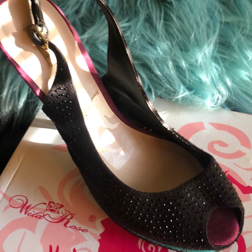 Heels - Picture 4 of 4
